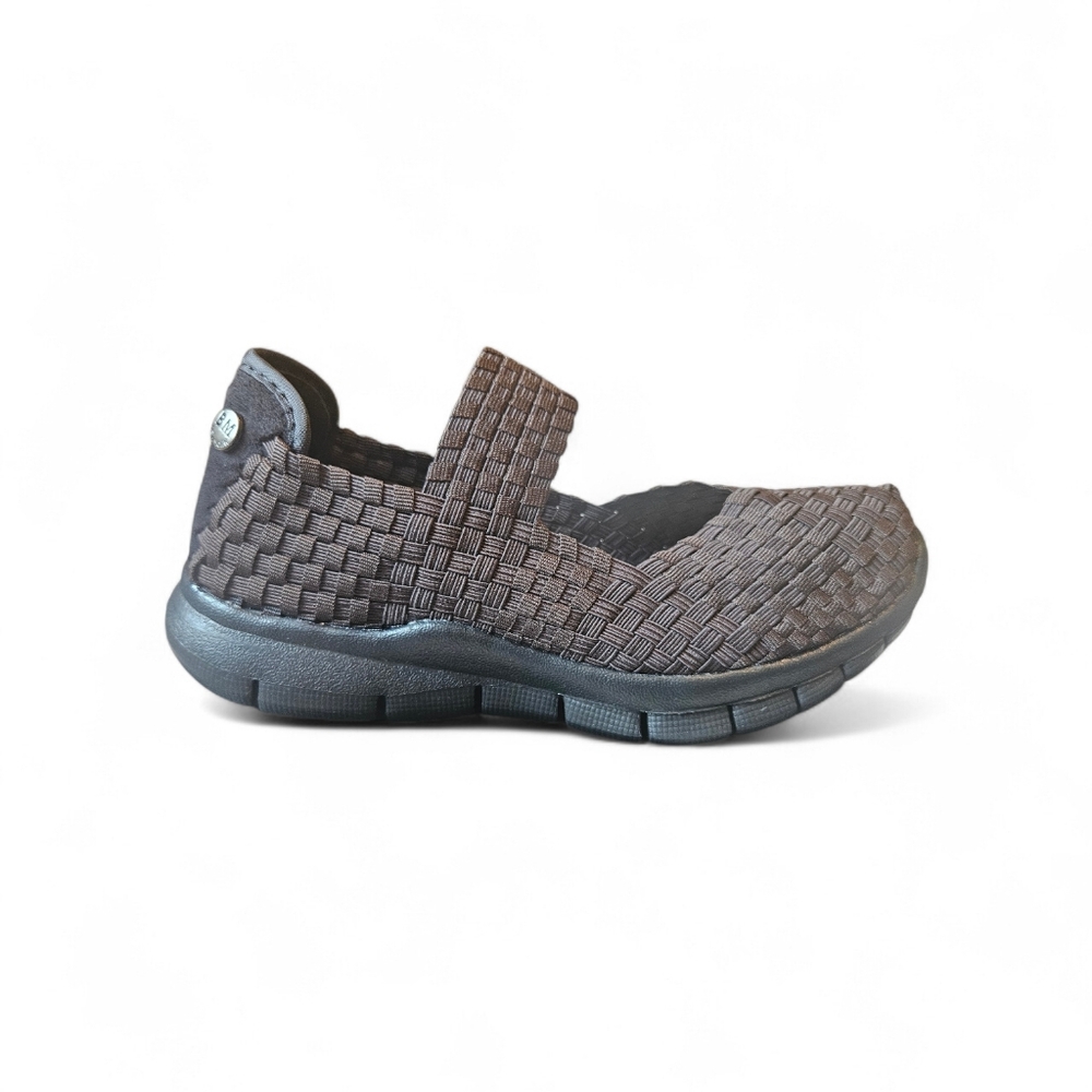 bernie mev. Brown Woven Slippers